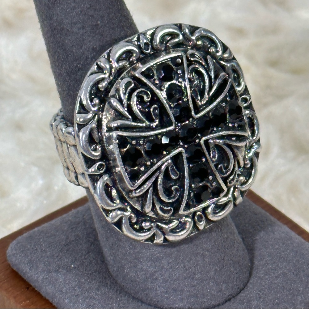 🔥SALE 4/$25 Celtic Design Black Stone Fashion Ring with Stretchy Band